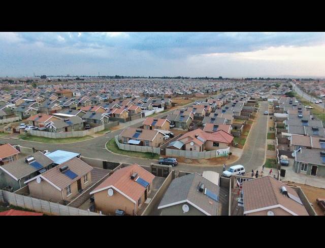 1,175M² BUSINESS FOR SALE IN WINDMILL PARK